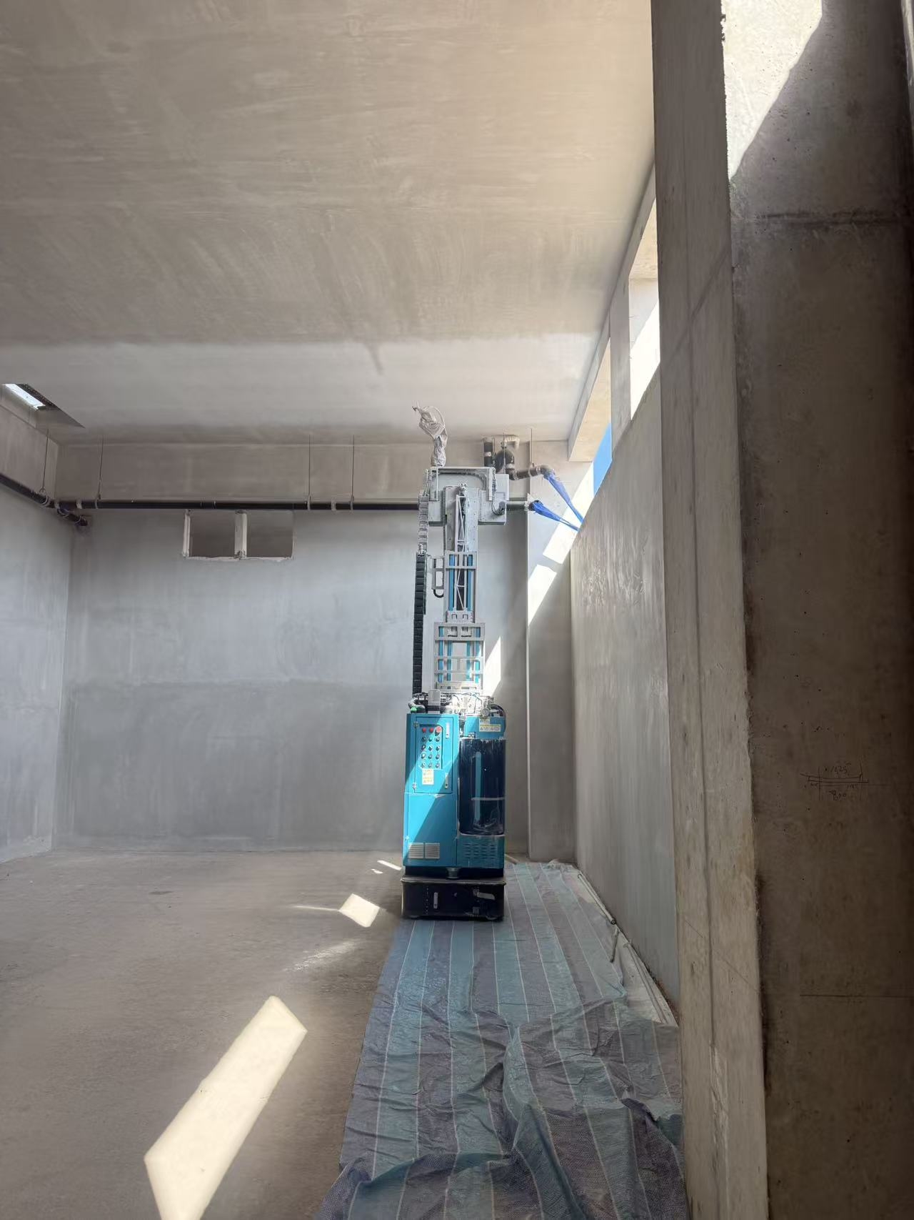 新加坡地鐵工程全面引入機器人，蔚建噴涂機器人在跨島線成功應用！(圖4)
